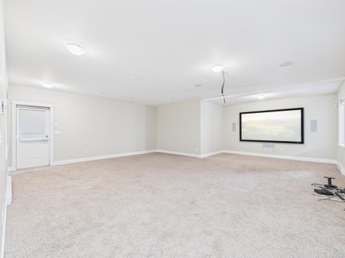638 Austin Avenue, Coquitlam, BC - Indoor Photo Showing Other Room