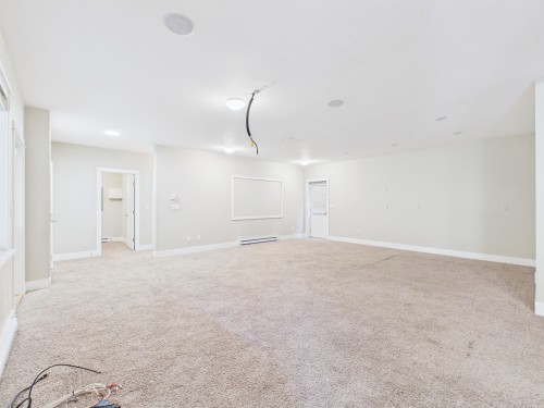 638 Austin Avenue, Coquitlam, BC - Indoor Photo Showing Other Room