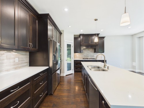 638 Austin Avenue, Coquitlam, BC - Indoor Photo Showing Kitchen With Stainless Steel Kitchen With Double Sink With Upgraded Kitchen