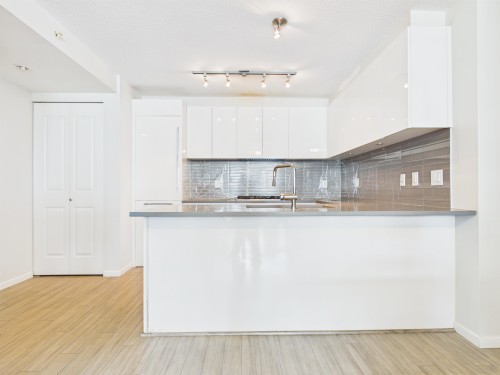 1605-6658 Dow Avenue, Burnaby, BC 