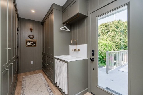 2784 Crescentview Drive, North Vancouver, BC 