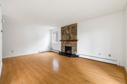 210-1420 8Th Avenue E, Vancouver, BC 