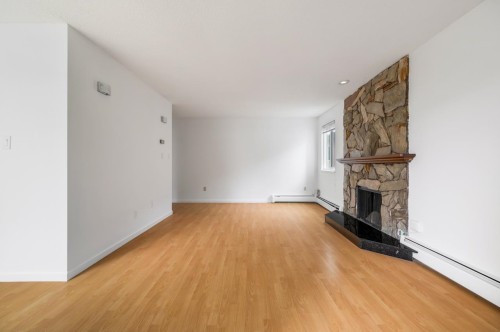 210-1420 8Th Avenue E, Vancouver, BC 