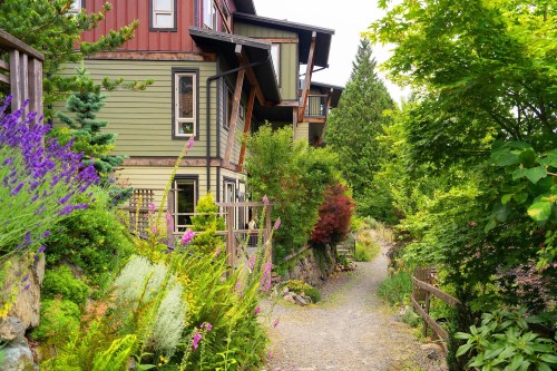 314-726A Belterra Road  Bowen Island, BC V0N 1G2