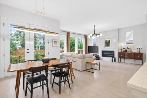 11328 230 Street, Maple Ridge, BC - Indoor With Fireplace