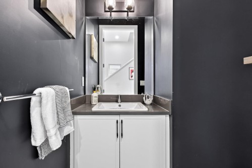 11328 230 Street, Maple Ridge, BC - Indoor Photo Showing Laundry Room