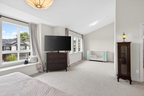 11328 230 Street, Maple Ridge, BC - Indoor Photo Showing Bedroom