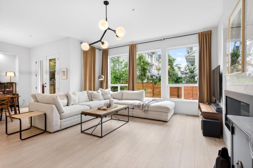 11328 230 Street, Maple Ridge, BC - Indoor Photo Showing Living Room With Fireplace