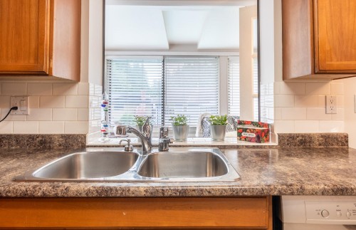 1252 Victoria Drive, Port Coquitlam, BC 