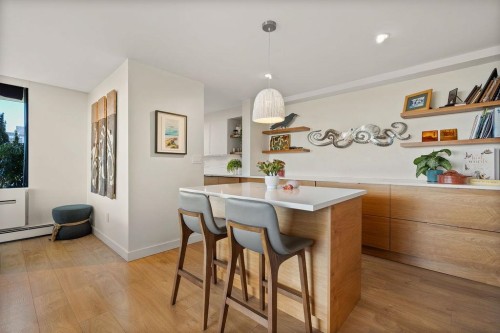 701-140 Keith Road E, North Vancouver, BC 