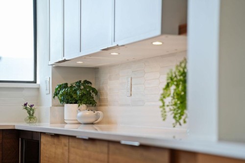 701-140 Keith Road E, North Vancouver, BC 