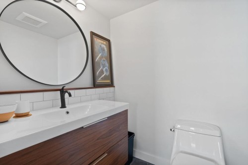 701-140 Keith Road E, North Vancouver, BC 