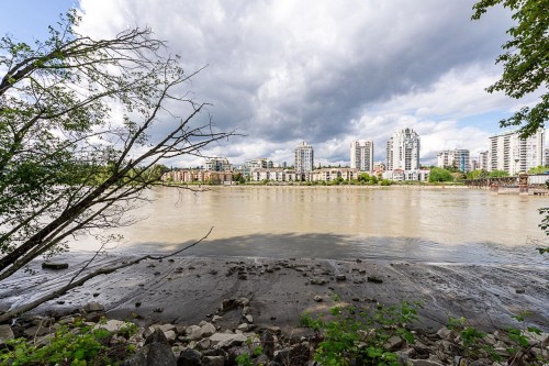 202-83 Star Crescent  New Westminster, BC V3M 6X8