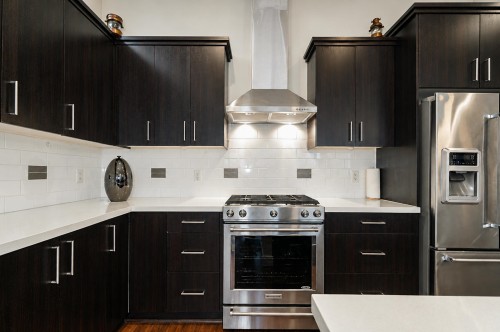 10499 Mceachern Street, Maple Ridge, BC - Indoor Photo Showing Kitchen With Upgraded Kitchen
