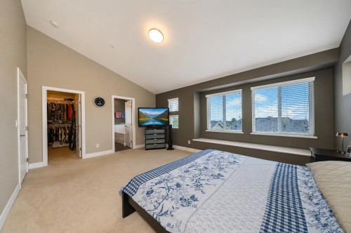 10499 Mceachern Street, Maple Ridge, BC - Indoor Photo Showing Bedroom