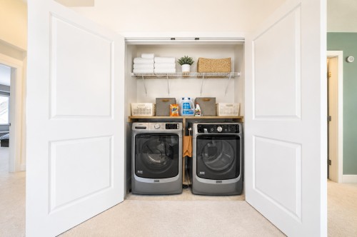 10499 Mceachern Street, Maple Ridge, BC - Indoor Photo Showing Laundry Room