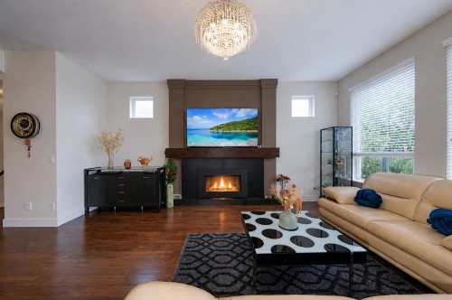 10499 Mceachern Street, Maple Ridge, BC - Indoor Photo Showing Living Room With Fireplace