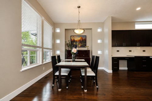 10499 Mceachern Street, Maple Ridge, BC - Indoor Photo Showing Dining Room