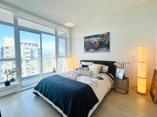 3809-4670 Assembly Way, Burnaby, BC 