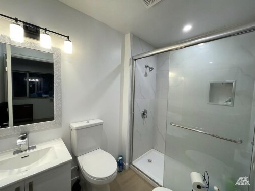 1483 54 Street, Delta, BC - Indoor Photo Showing Bathroom
