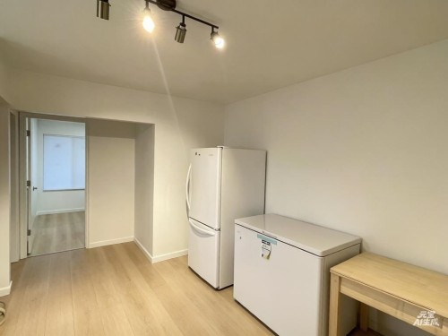 1483 54 Street, Delta, BC - Indoor Photo Showing Laundry Room