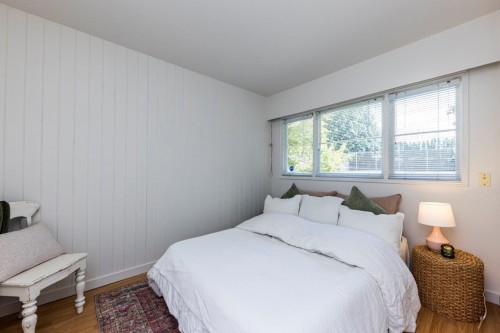1140 Pinewood Crescent, North Vancouver, BC - Indoor Photo Showing Bedroom