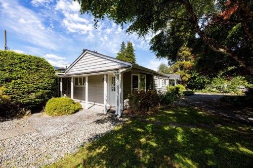 1140 Pinewood Crescent, North Vancouver, BC - Outdoor With Deck Patio Veranda