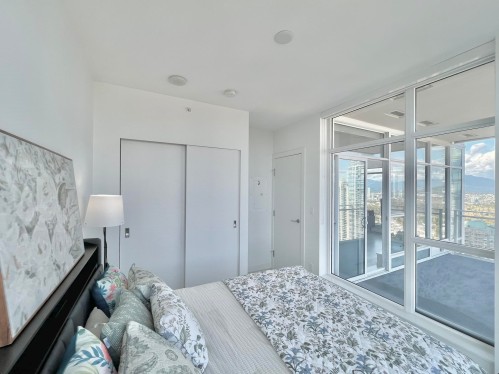 3010-4670 Assembly Way, Burnaby, BC 