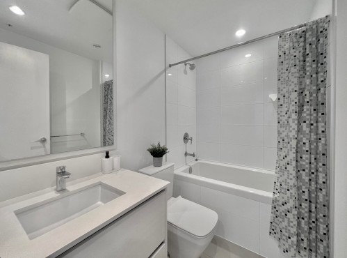 3010-4670 Assembly Way, Burnaby, BC 