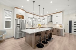 11042 240 Street  Maple Ridge, BC V2W 1H6