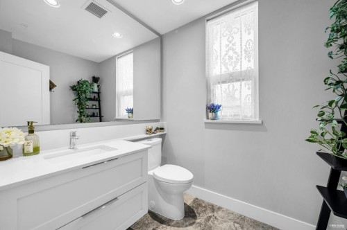 3881 Cates Landing Way, North Vancouver, BC 