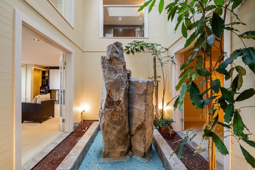 1542 Chartwell Drive, West Vancouver, BC 