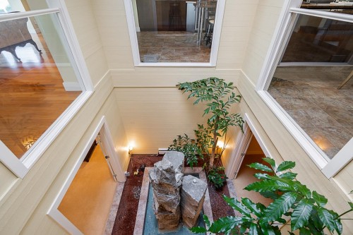 1542 Chartwell Drive, West Vancouver, BC 