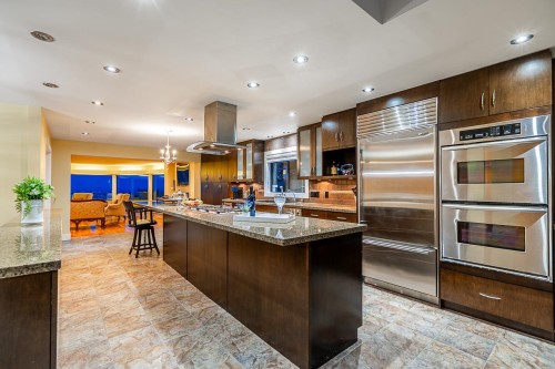 1542 Chartwell Drive, West Vancouver, BC 