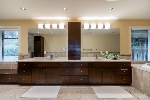 1542 Chartwell Drive, West Vancouver, BC 