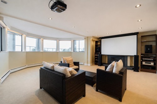1542 Chartwell Drive, West Vancouver, BC 