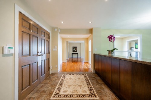 1542 Chartwell Drive, West Vancouver, BC 