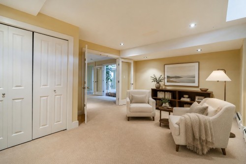 1542 Chartwell Drive, West Vancouver, BC 