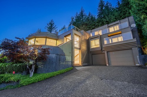 1542 Chartwell Drive, West Vancouver, BC 