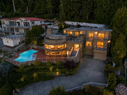 1542 Chartwell Drive, West Vancouver, BC 