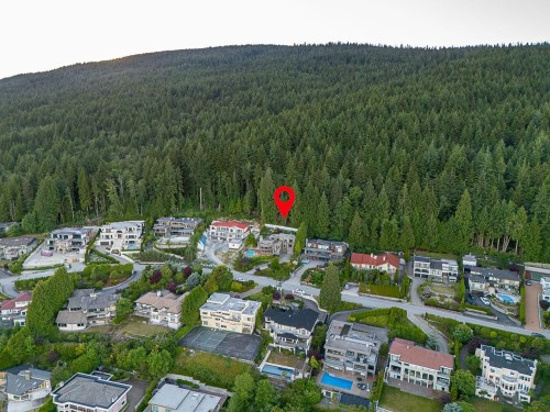1542 Chartwell Drive, West Vancouver, BC 