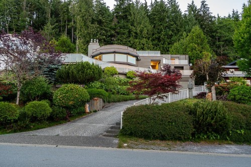 1542 Chartwell Drive, West Vancouver, BC 