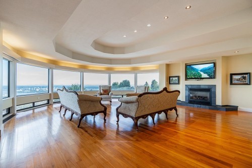 1542 Chartwell Drive, West Vancouver, BC 