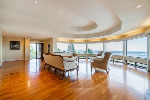 1542 Chartwell Drive, West Vancouver, BC 