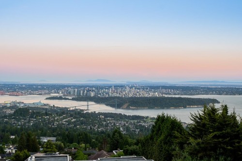 1542 Chartwell Drive, West Vancouver, BC 