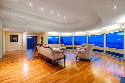 1542 Chartwell Drive, West Vancouver, BC 