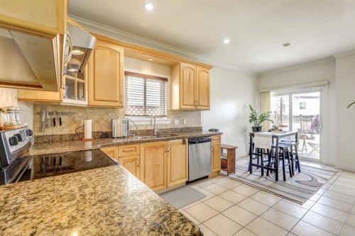 7448 17Th Avenue, Burnaby, BC 