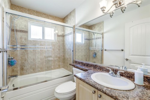 7448 17Th Avenue, Burnaby, BC 