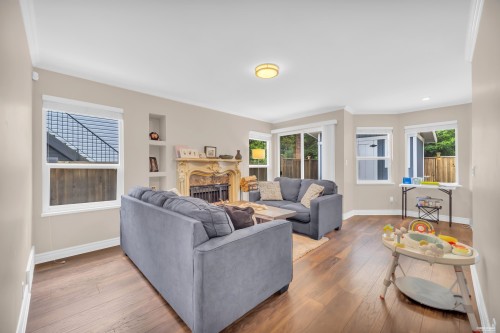 1318 Mclellan Drive, Coquitlam, BC 