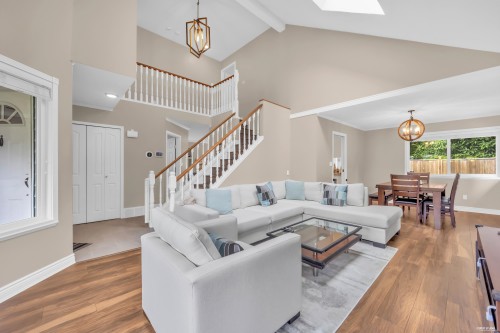 1318 Mclellan Drive, Coquitlam, BC 